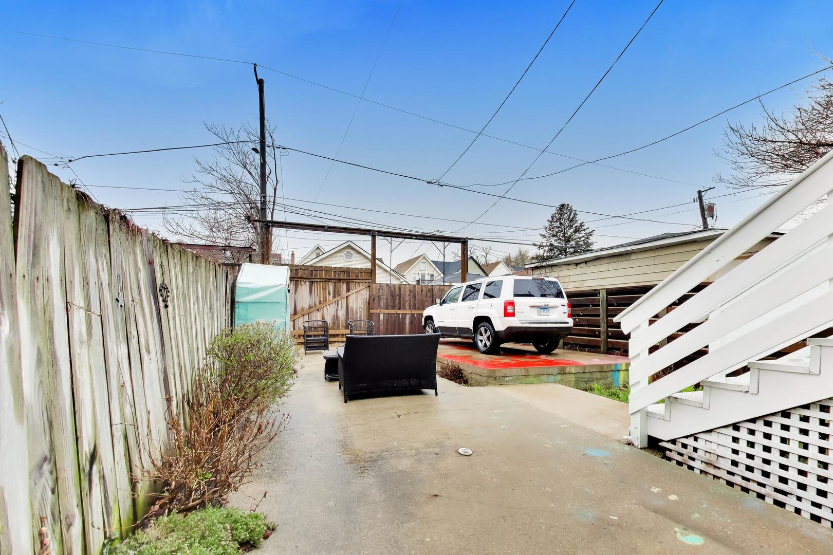 3735 W Palmer Street, Chicago, IL 60647