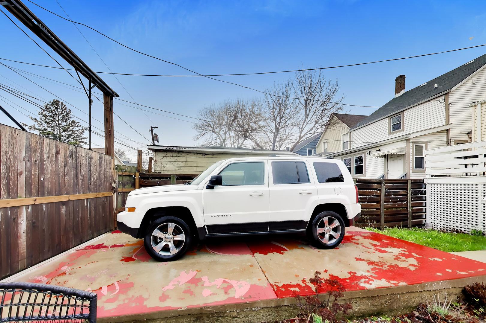 3735 W Palmer Street, Chicago, IL 60647