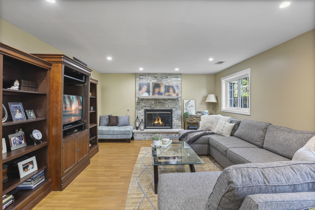 17028 Redwood Court, Orland Hills, IL 60487