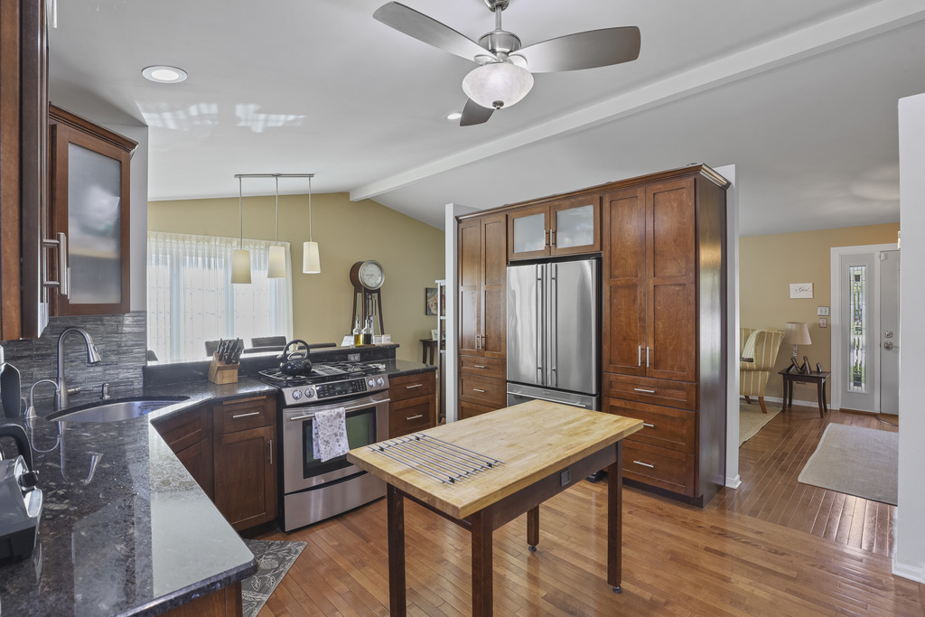 17028 Redwood Court, Orland Hills, IL 60487