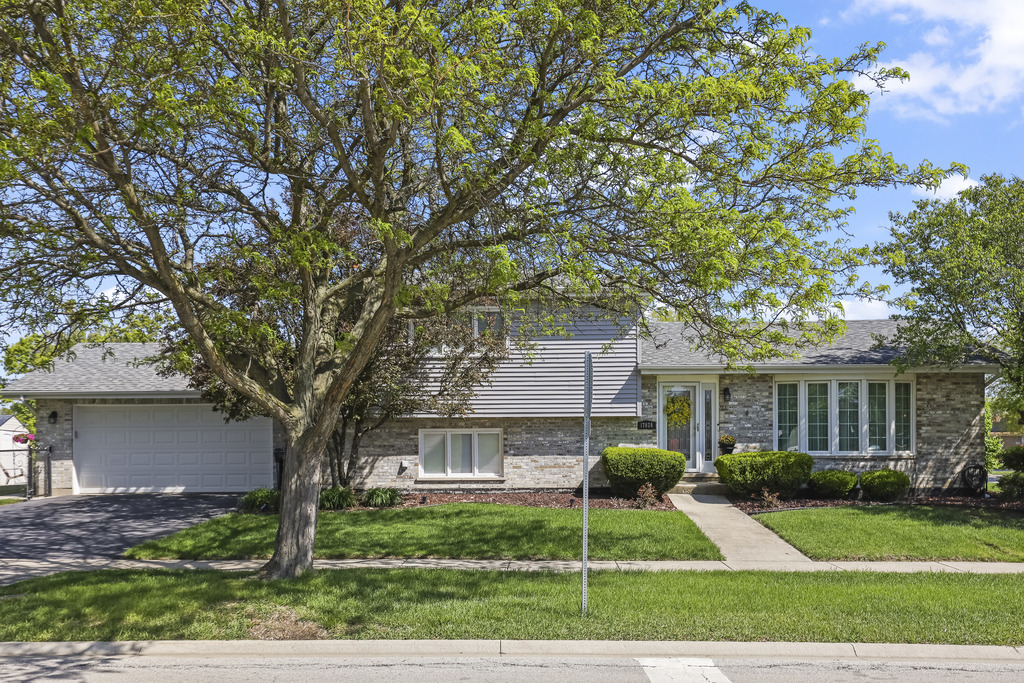 17028 Redwood Court, Orland Hills, IL 60487