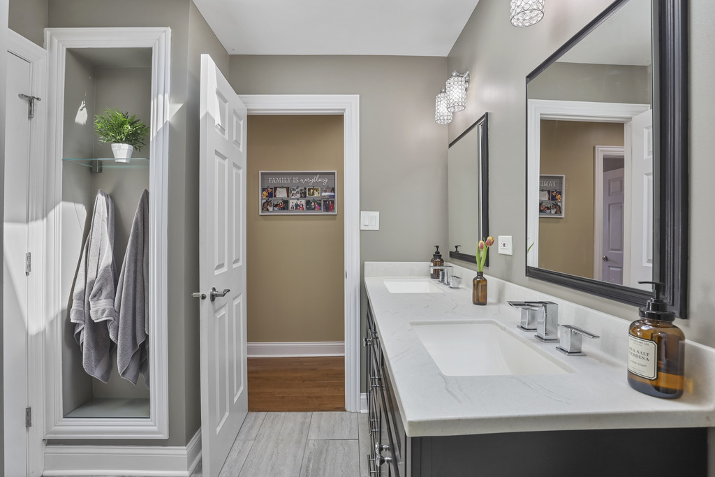 17028 Redwood Court, Orland Hills, IL 60487