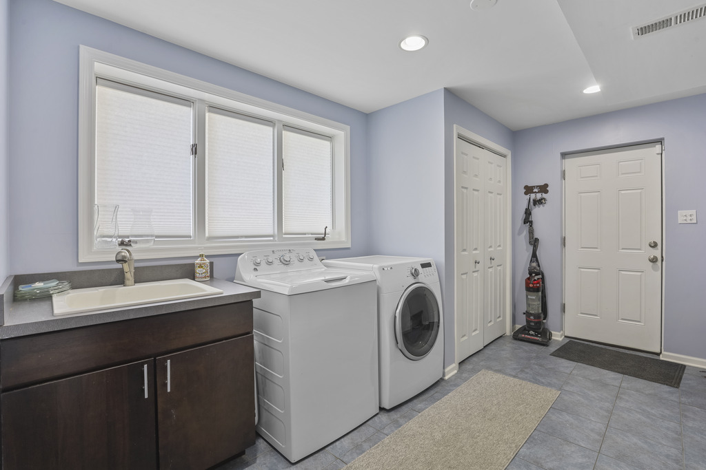17028 Redwood Court, Orland Hills, IL 60487