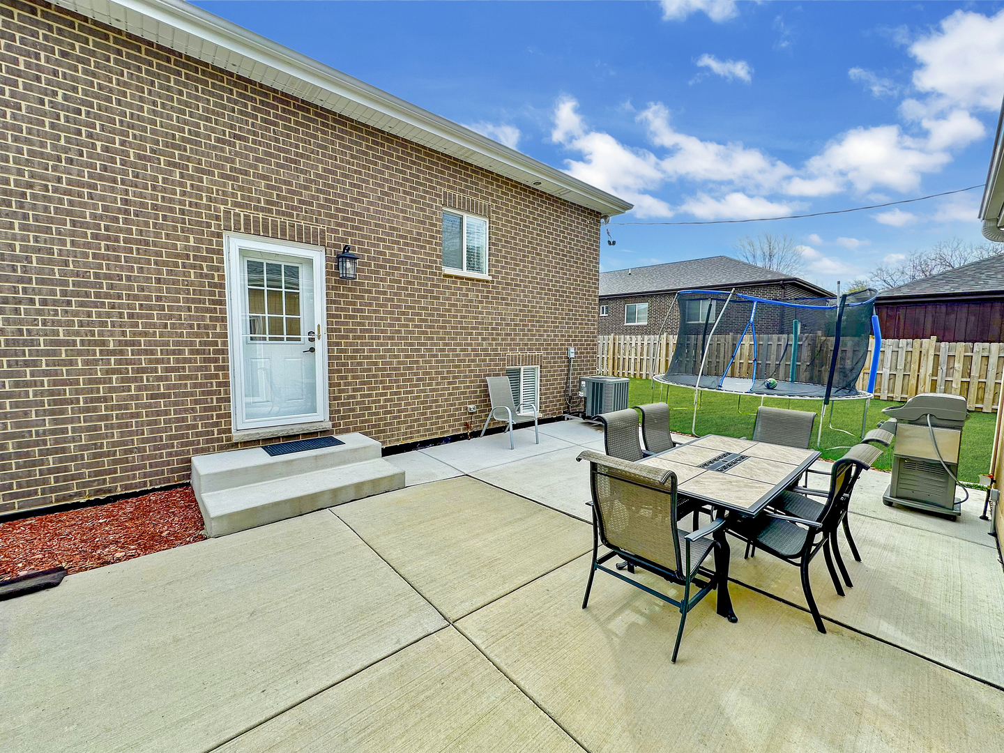 8566 S 83rd Avenue, Hickory Hills, IL 60457