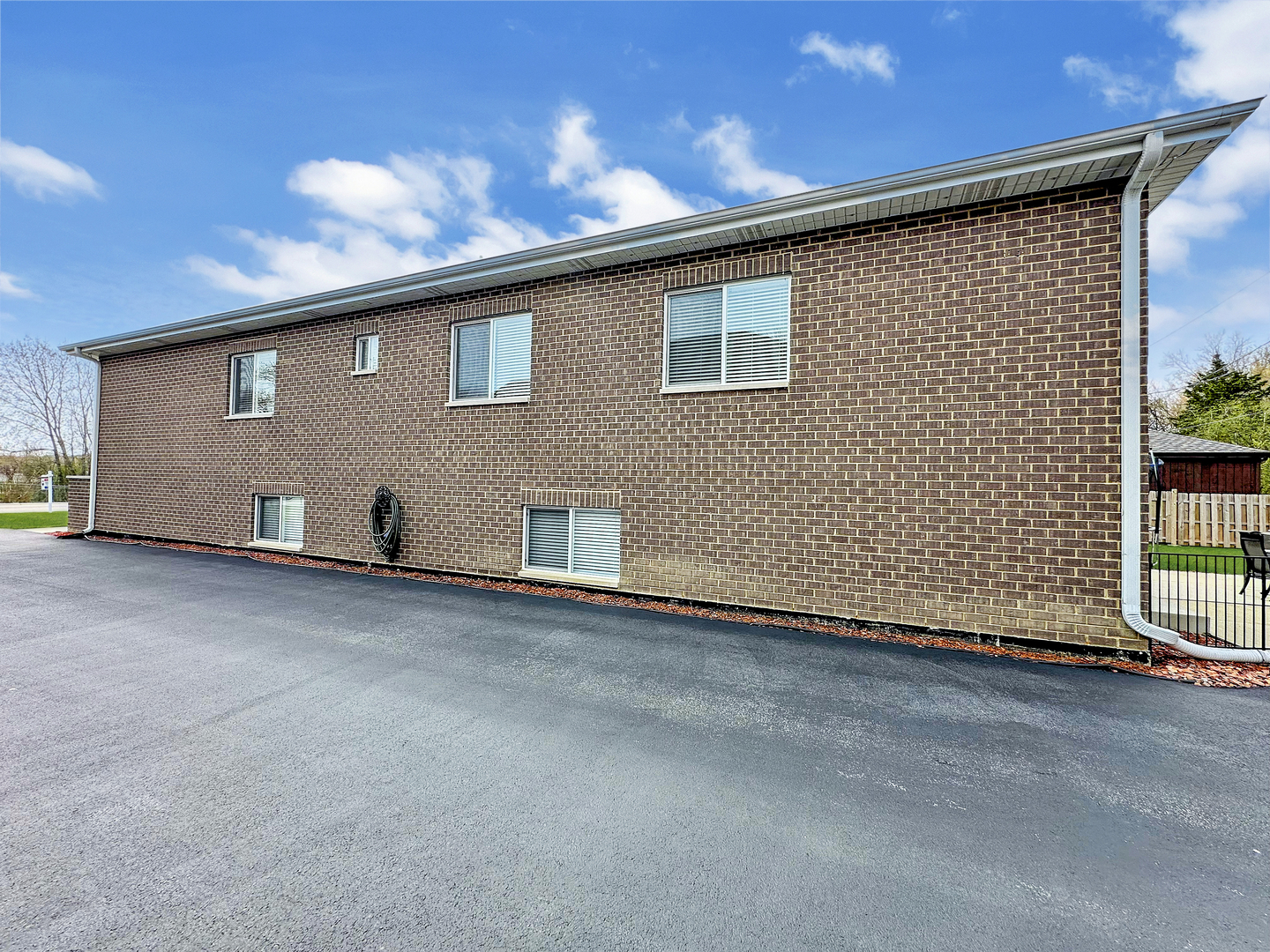 8566 S 83rd Avenue, Hickory Hills, IL 60457