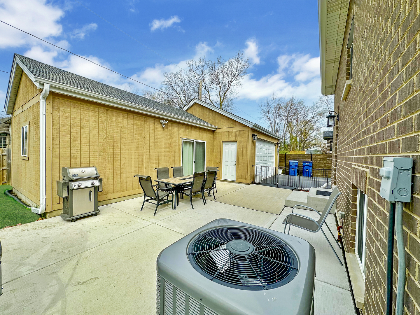 8566 S 83rd Avenue, Hickory Hills, IL 60457