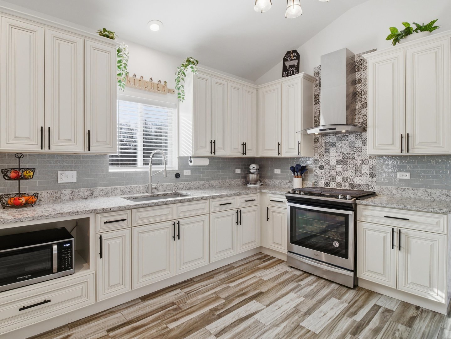 8566 S 83rd Avenue, Hickory Hills, IL 60457