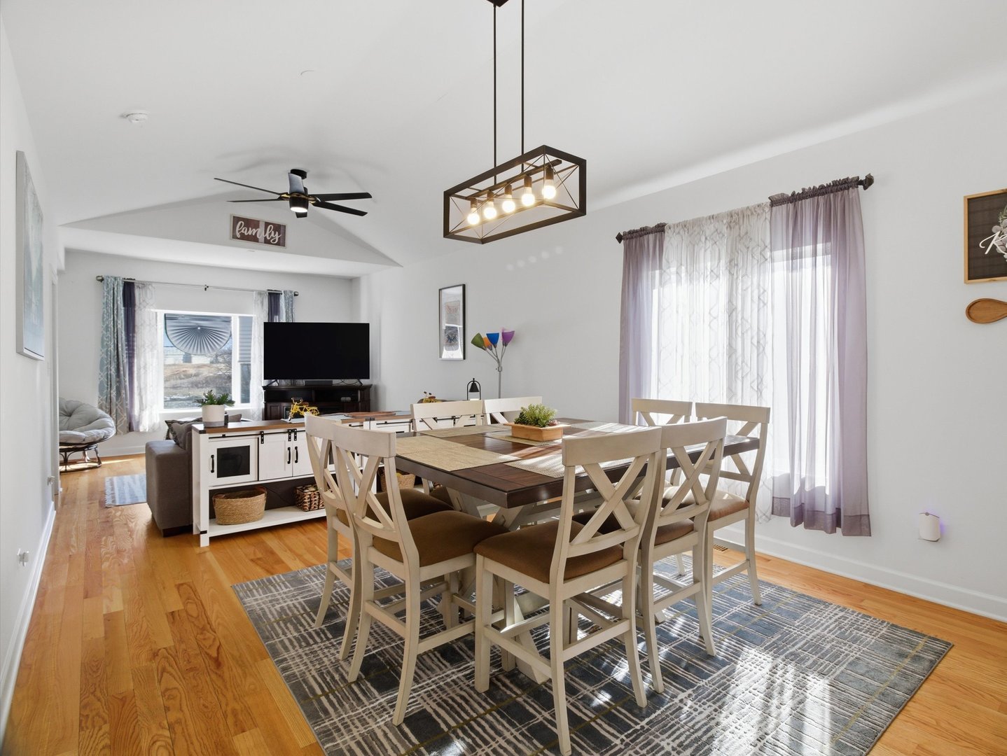 8566 S 83rd Avenue, Hickory Hills, IL 60457