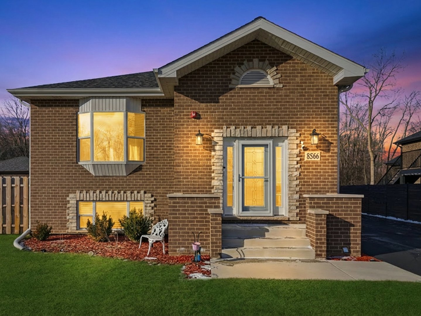 8566 S 83rd Avenue, Hickory Hills, IL 60457