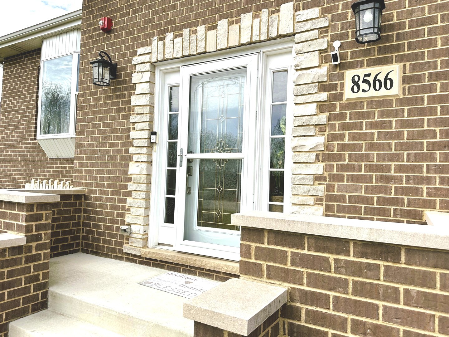 8566 S 83rd Avenue, Hickory Hills, IL 60457