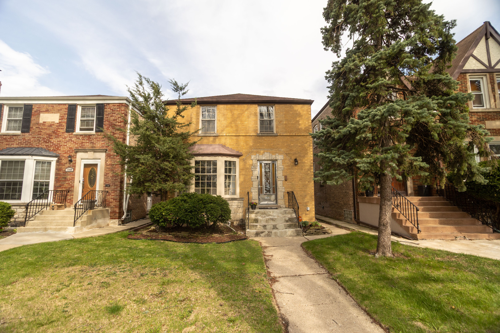 1747 N Sayre Avenue, Chicago, IL 60707