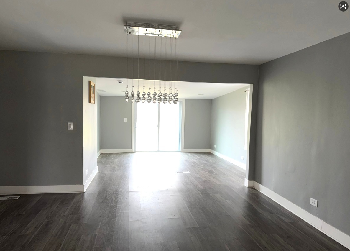 595 Aberdeen Street, Hoffman Estates, IL 60169