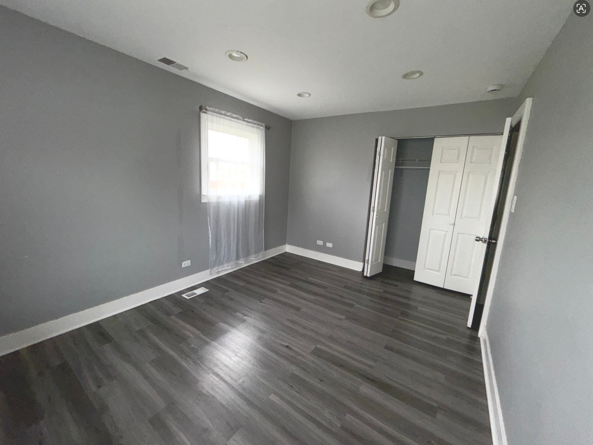 595 Aberdeen Street, Hoffman Estates, IL 60169