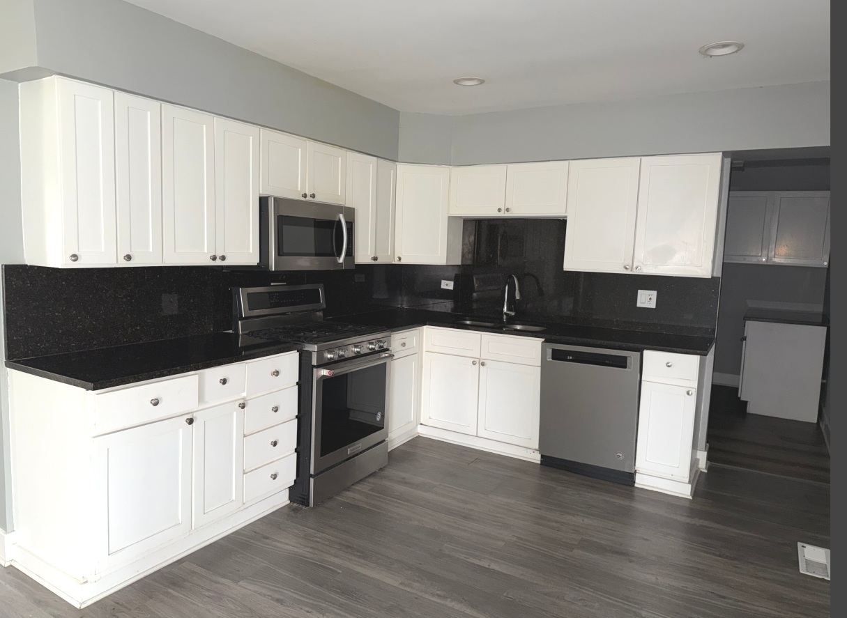 595 Aberdeen Street, Hoffman Estates, IL 60169