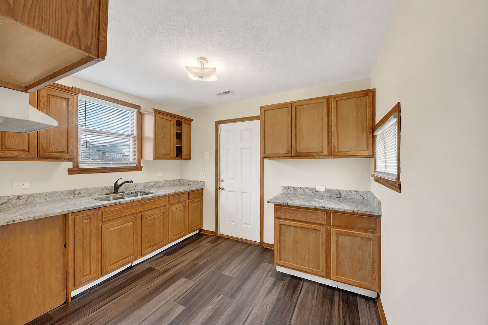 15613 S Homan Avenue, Markham, IL 60428