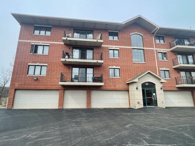 6870 W Winding Trail #302, Oak Forest, IL 60452