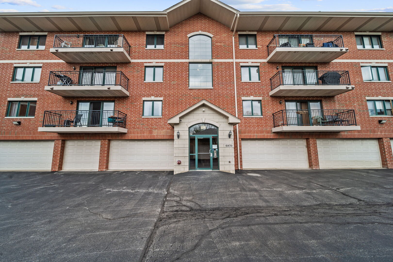 6870 W Winding Trail #302, Oak Forest, IL 60452