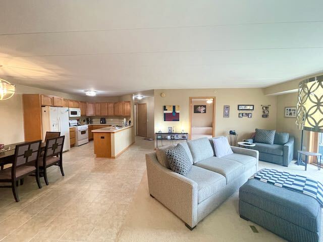 6870 W Winding Trail #302, Oak Forest, IL 60452