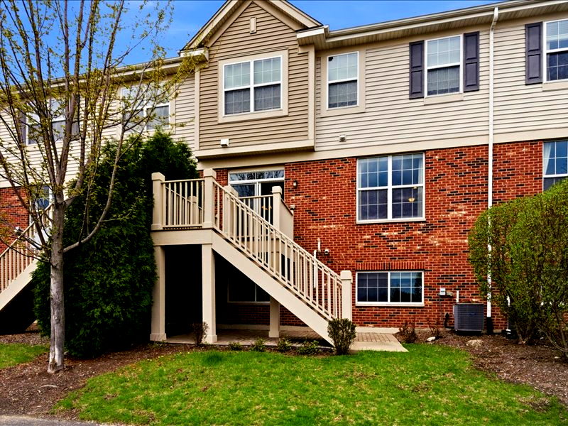 2810 Henley Lane, Naperville, IL 60540