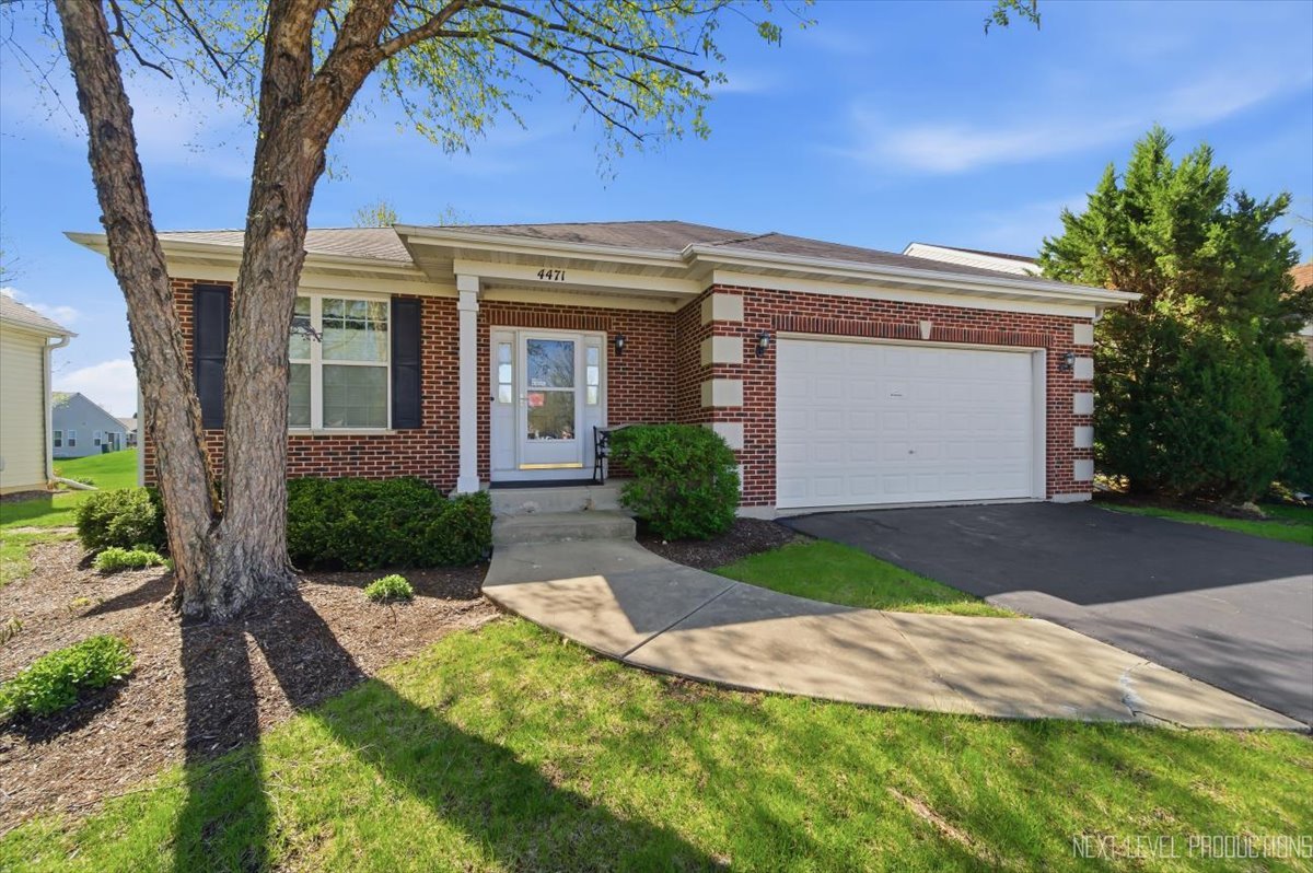 4471 E Millbrook Circle, Yorkville, IL 60560