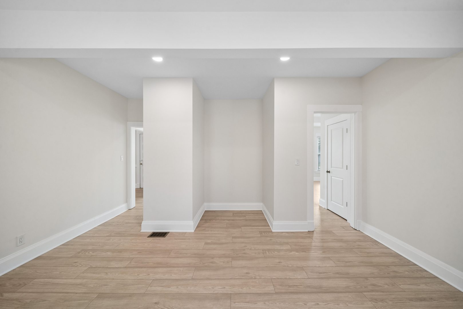 323 S Hale Street, Wheaton, IL 60187