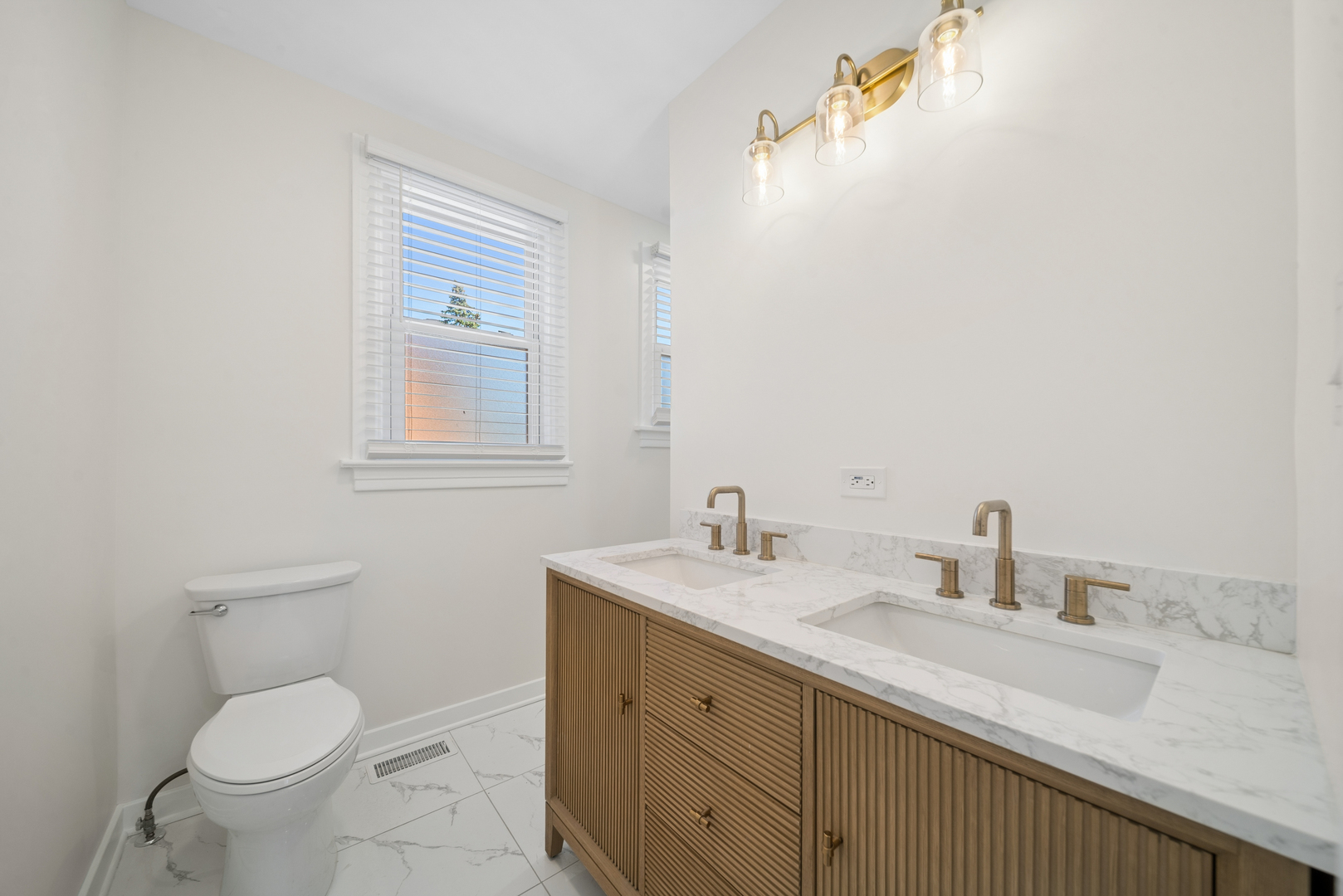 323 S Hale Street, Wheaton, IL 60187