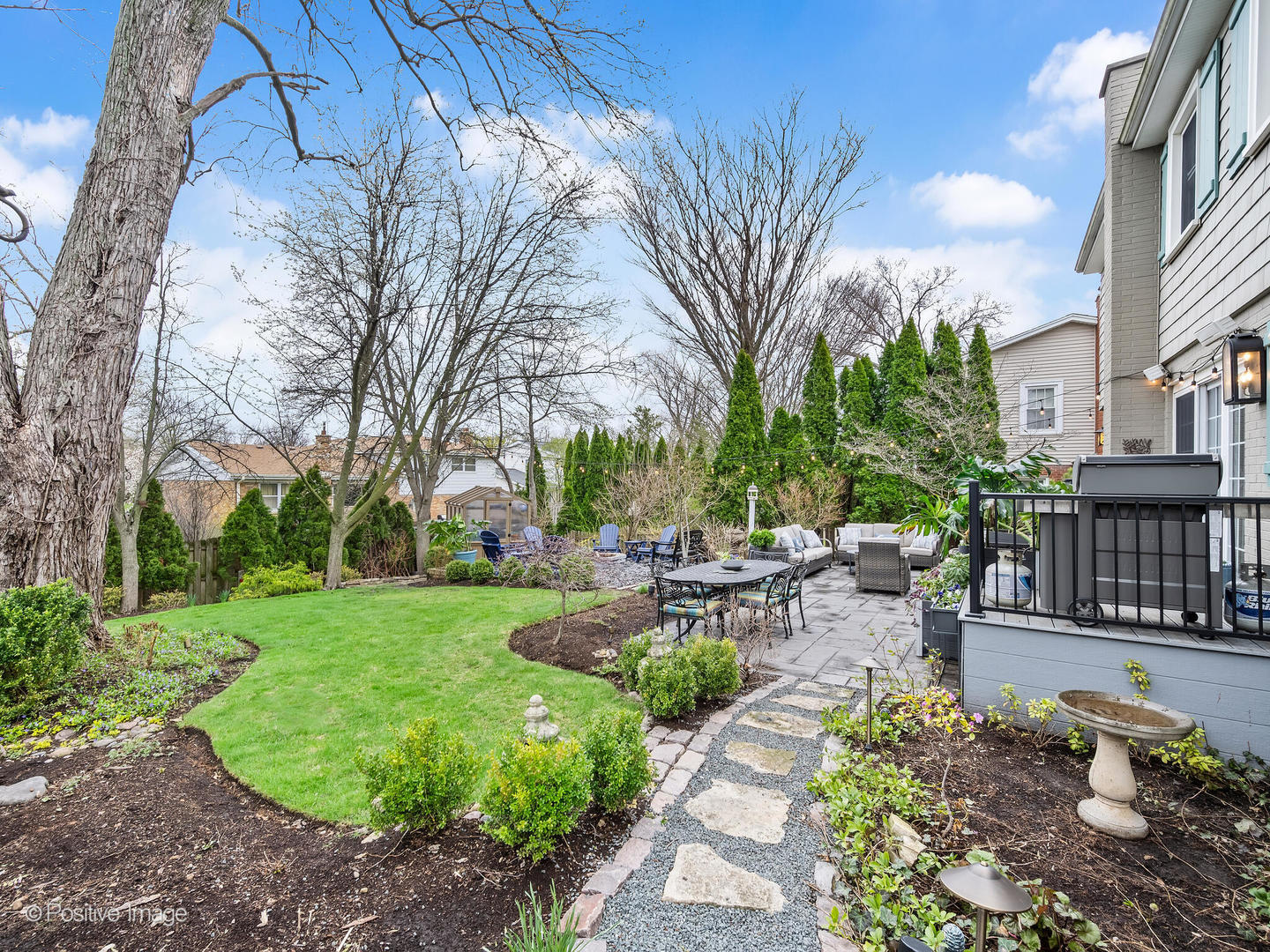 8 Larkspur Lane, Clarendon Hills, IL 60514