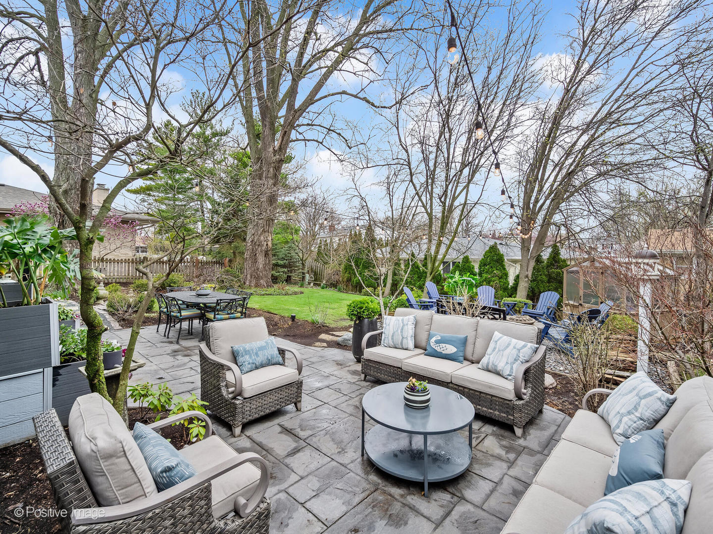 8 Larkspur Lane, Clarendon Hills, IL 60514