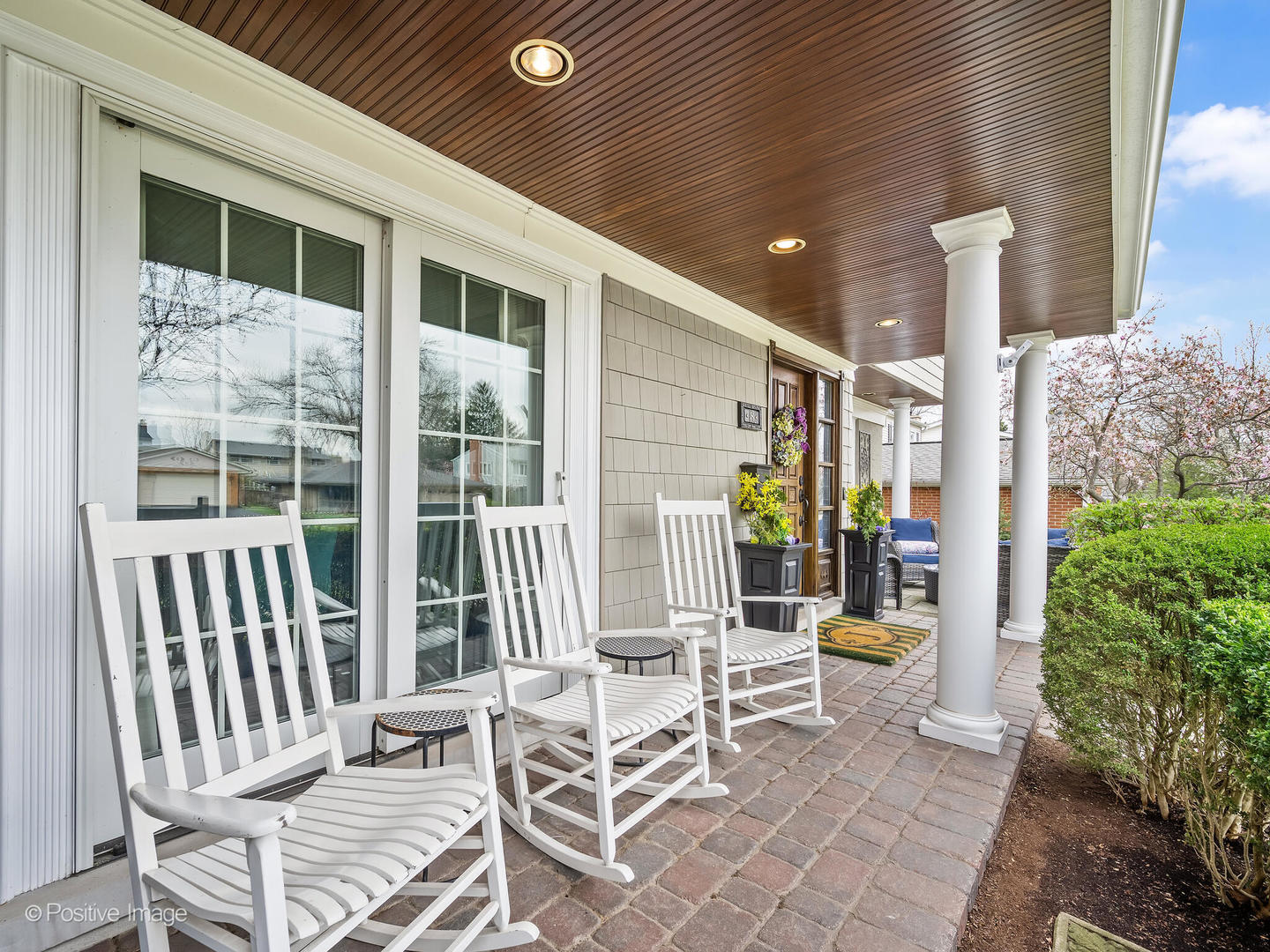 8 Larkspur Lane, Clarendon Hills, IL 60514