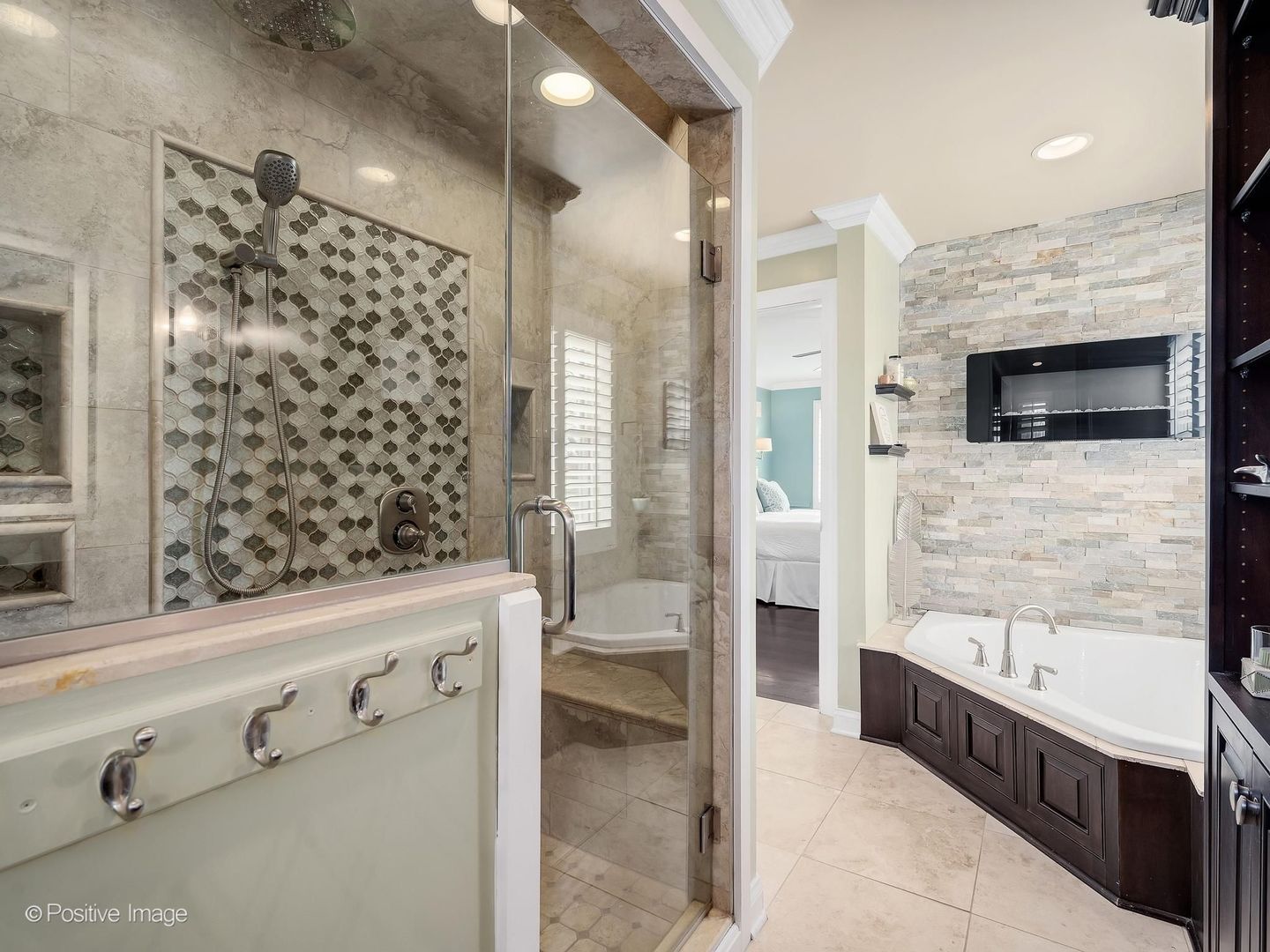 8 Larkspur Lane, Clarendon Hills, IL 60514