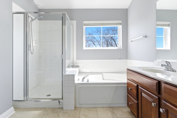 200 Tanglewood Drive, Glen Ellyn, IL 60137