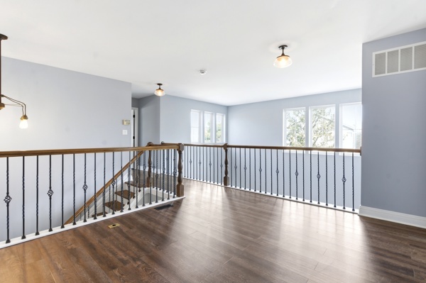 200 Tanglewood Drive, Glen Ellyn, IL 60137