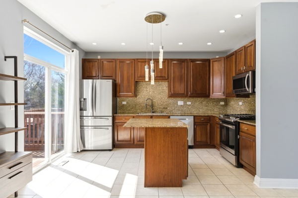 200 Tanglewood Drive, Glen Ellyn, IL 60137