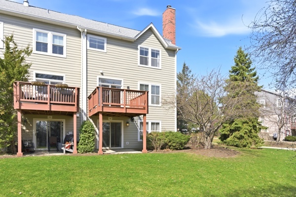 200 Tanglewood Drive, Glen Ellyn, IL 60137