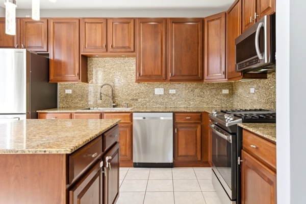 200 Tanglewood Drive, Glen Ellyn, IL 60137