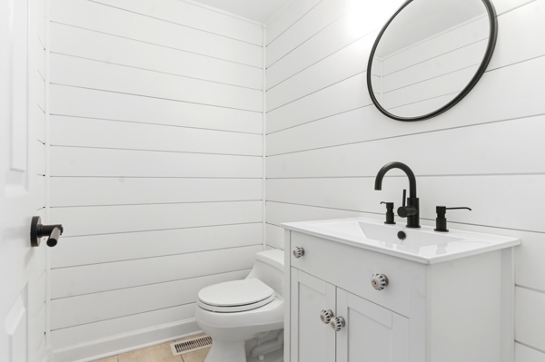 200 Tanglewood Drive, Glen Ellyn, IL 60137