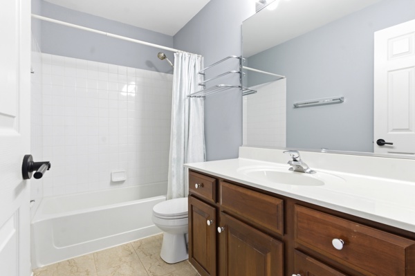 200 Tanglewood Drive, Glen Ellyn, IL 60137