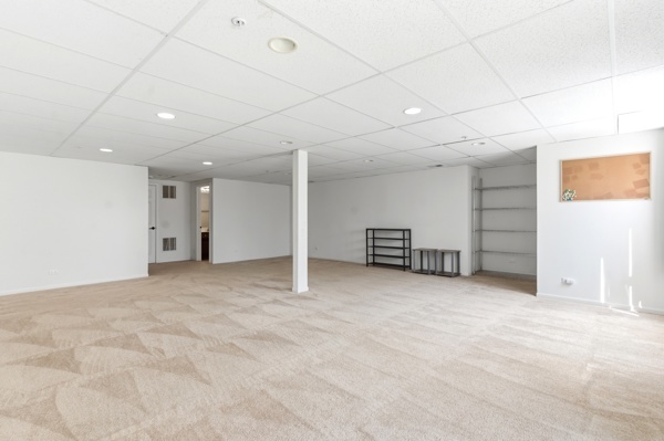 200 Tanglewood Drive, Glen Ellyn, IL 60137