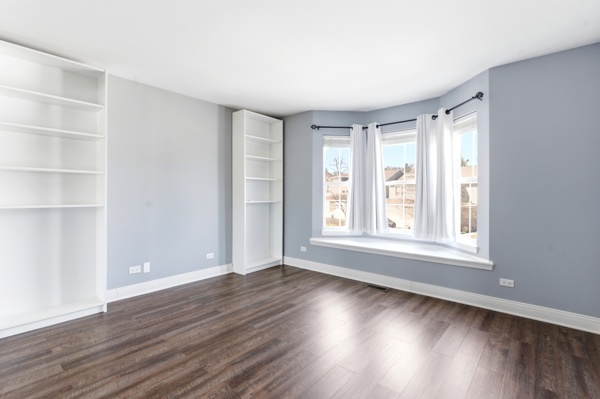 200 Tanglewood Drive, Glen Ellyn, IL 60137