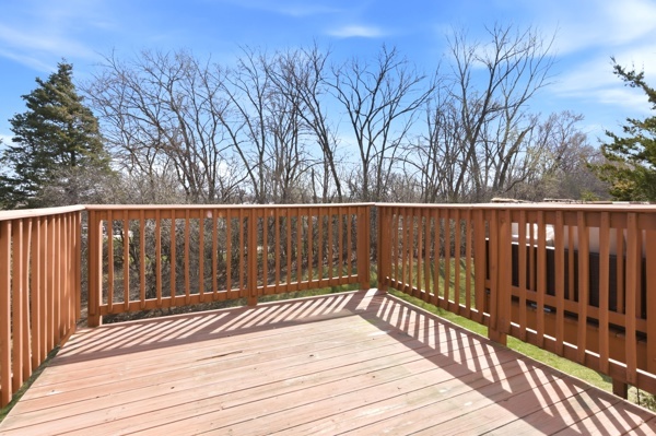 200 Tanglewood Drive, Glen Ellyn, IL 60137