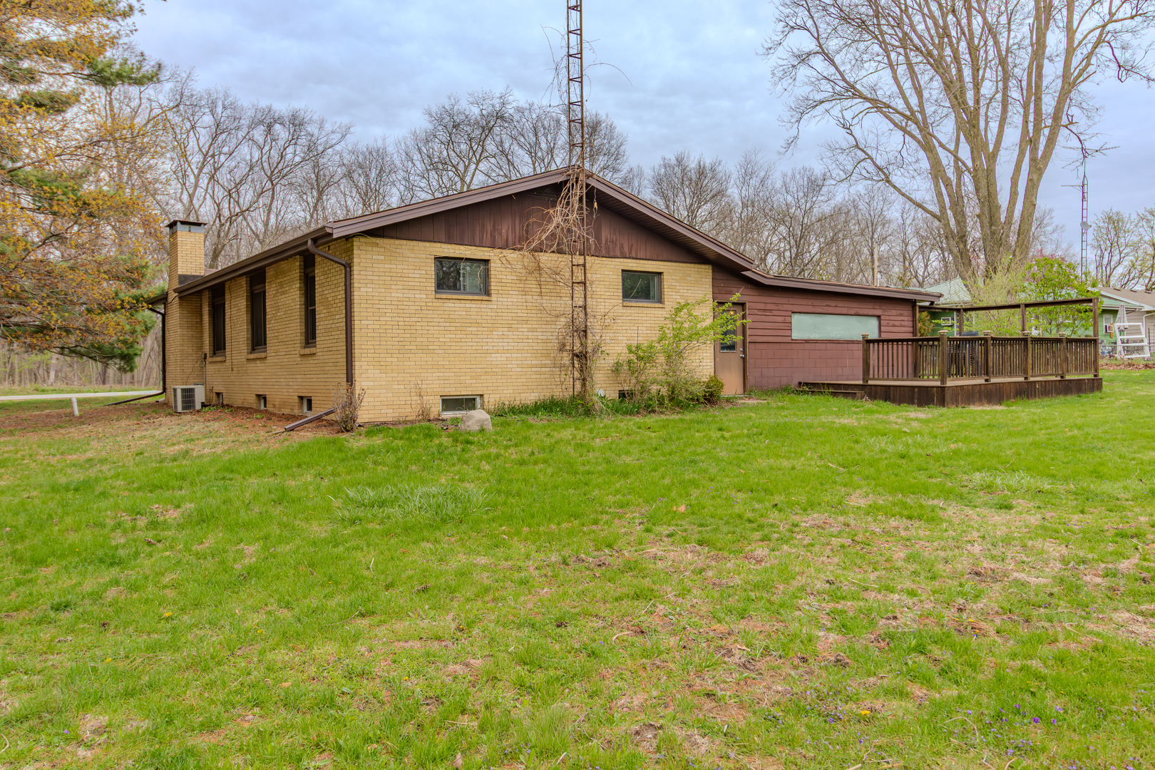 17427 Carver Road, Hudson, IL 61748