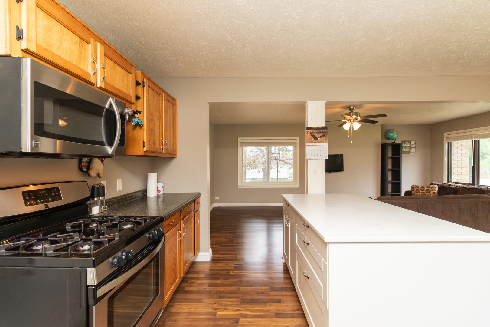 17427 Carver Road, Hudson, IL 61748