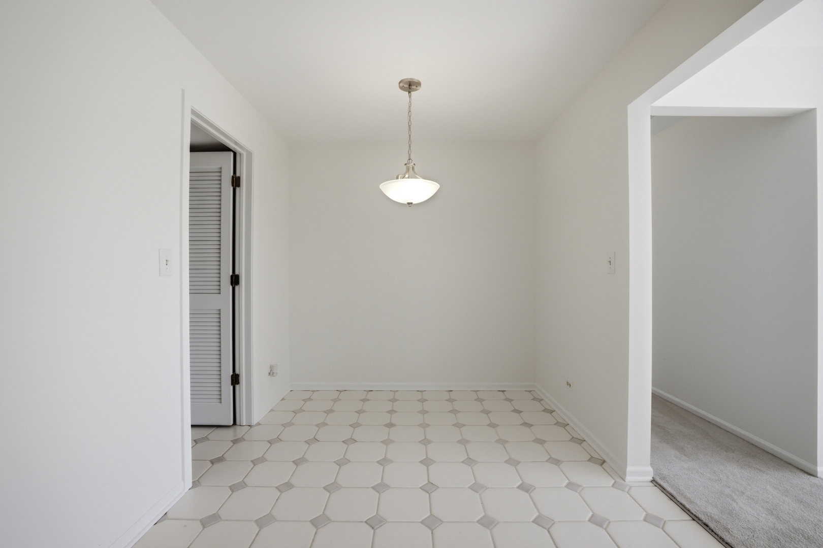 1447 Club Drive #A, Glendale Heights, IL 60139