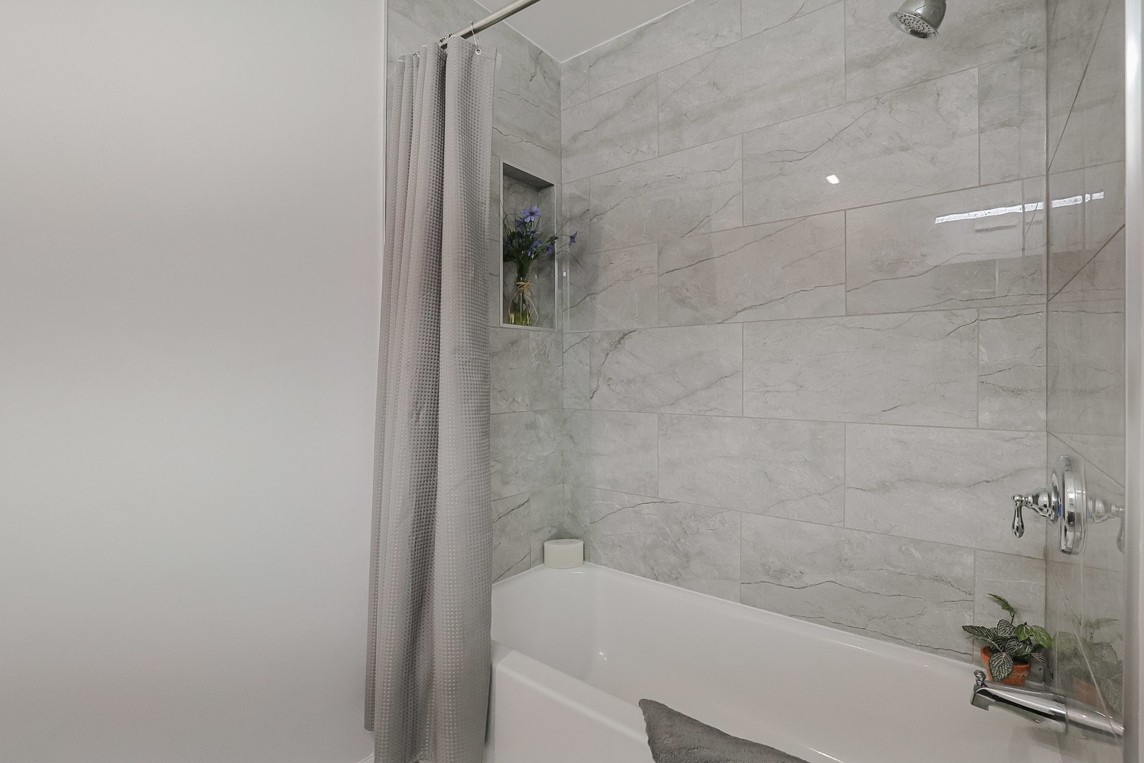 875 Golf Course Road #2, Crystal Lake, IL 60014