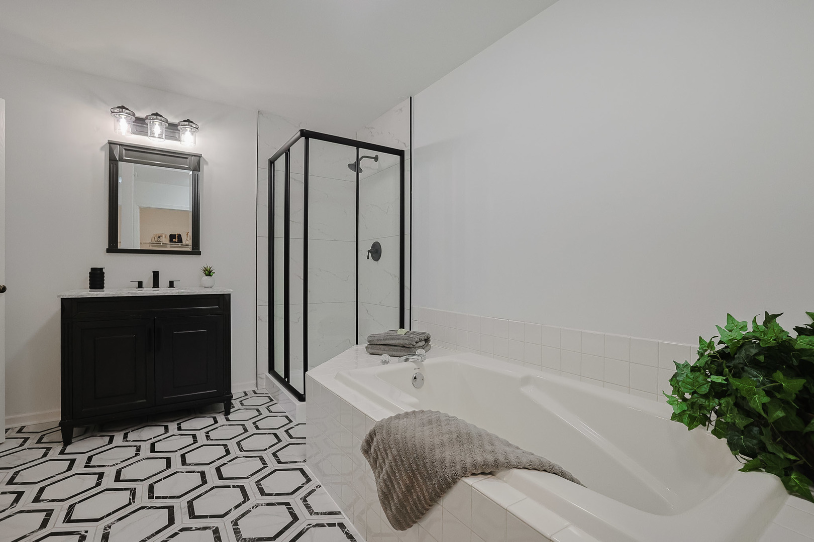 875 Golf Course Road #2, Crystal Lake, IL 60014