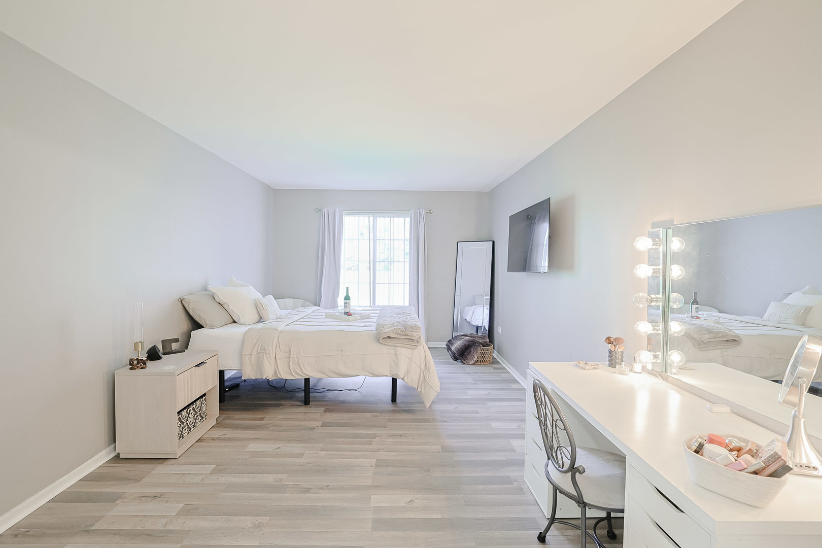 875 Golf Course Road #2, Crystal Lake, IL 60014