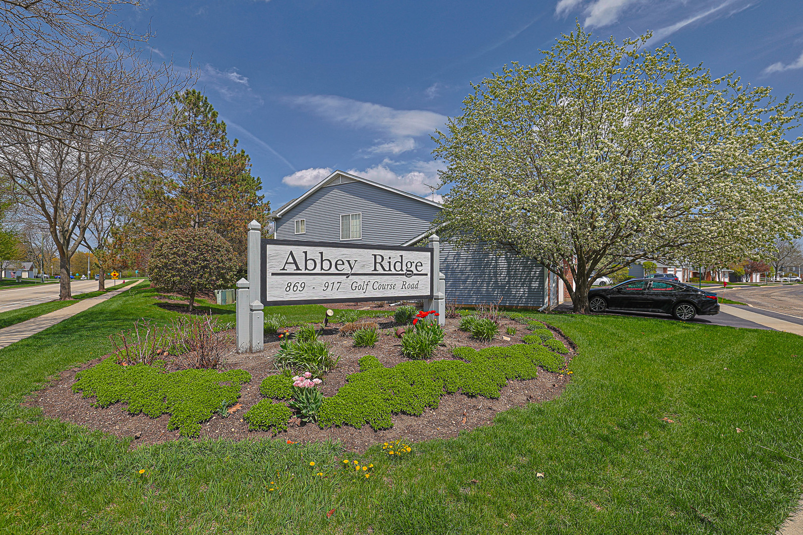 875 Golf Course Road #2, Crystal Lake, IL 60014