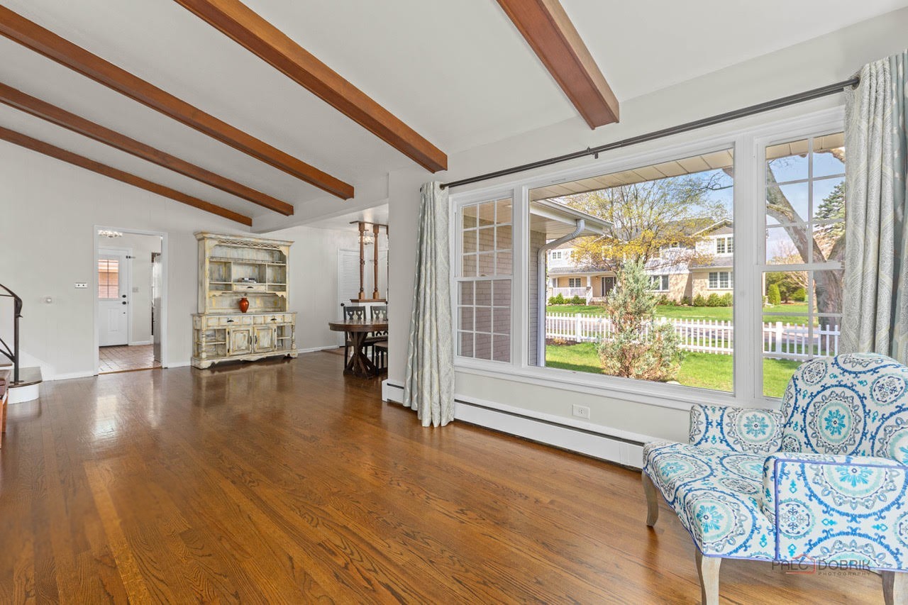 2115 E Miner Street, Arlington Heights, IL 60004