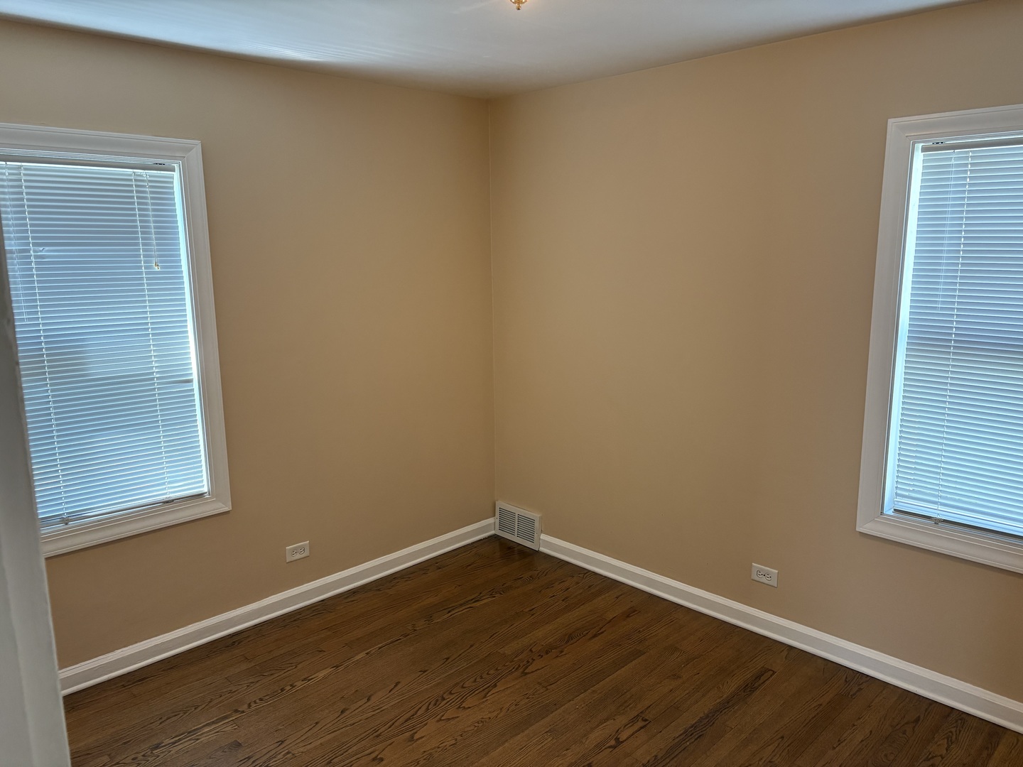 18512 Dixie Highway, Homewood, IL 60430