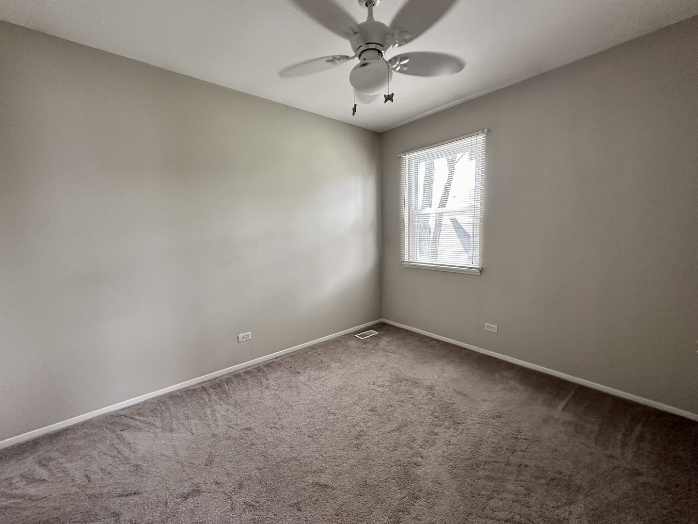 2450 Devonshire Court, Aurora, IL 60502